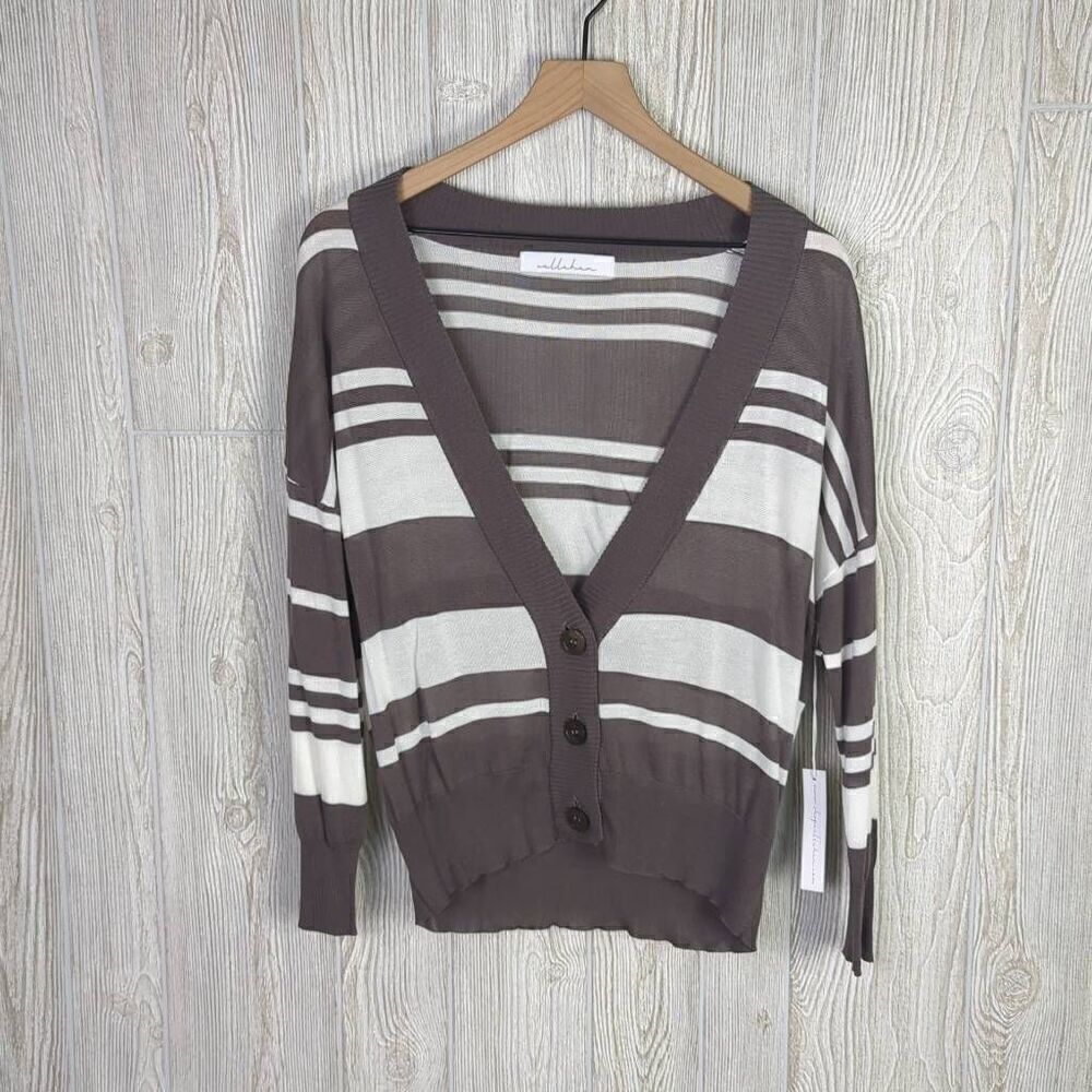Brand New Callahan Women’s Medium Gray White  Striped Buttoned Cardigan Sweater